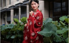 火车上顶着妈妈下面好热好紧